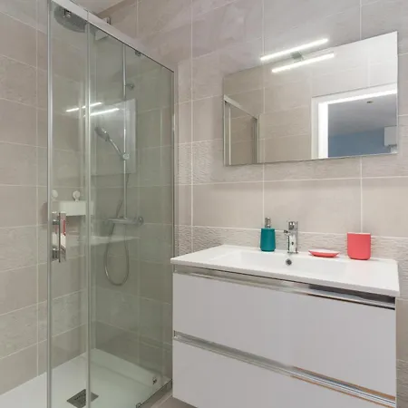 Grand En Coeur De Avec 2 Parkings Apartman *