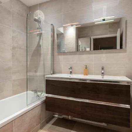 Grand En Coeur De Avec 2 Parkings * Nantes